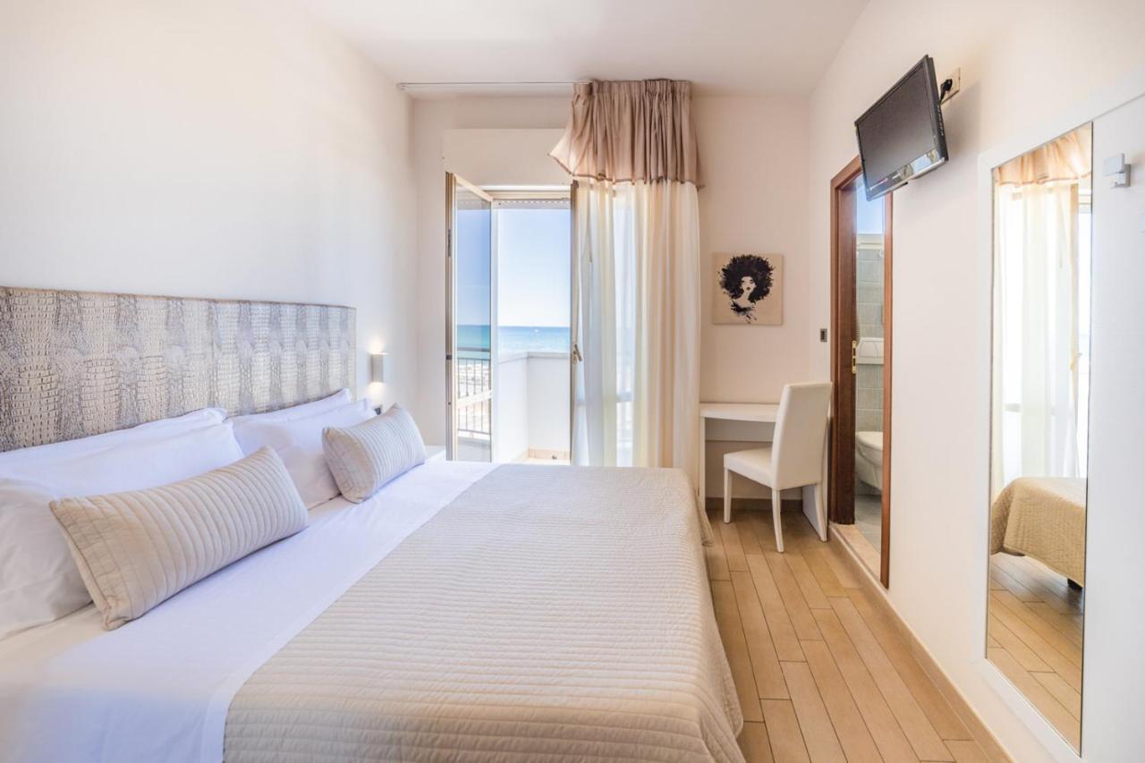 Hotel Soraya - Spiaggia Sawasdee Riccione Exterior photo