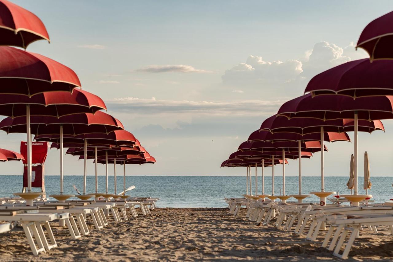 Hotel Soraya - Spiaggia Sawasdee Riccione Exterior photo